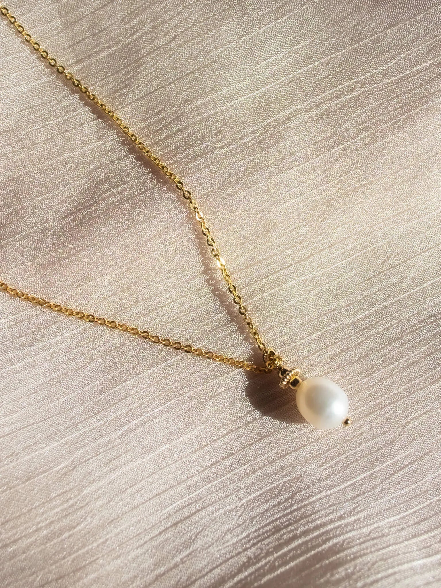 Golden Pearl Pendant Necklace - Atelier Akina