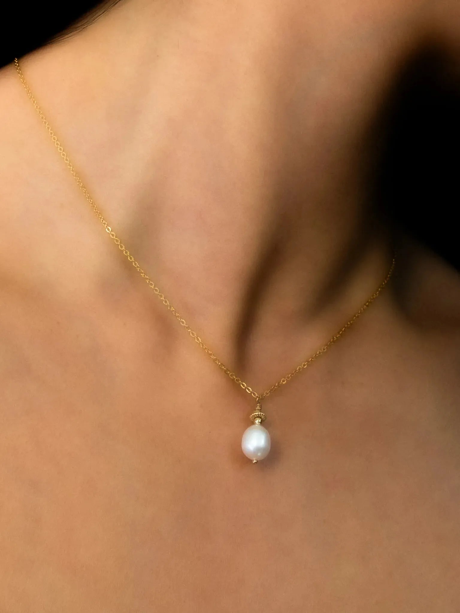 Golden Pearl Pendant Necklace - Atelier Akina