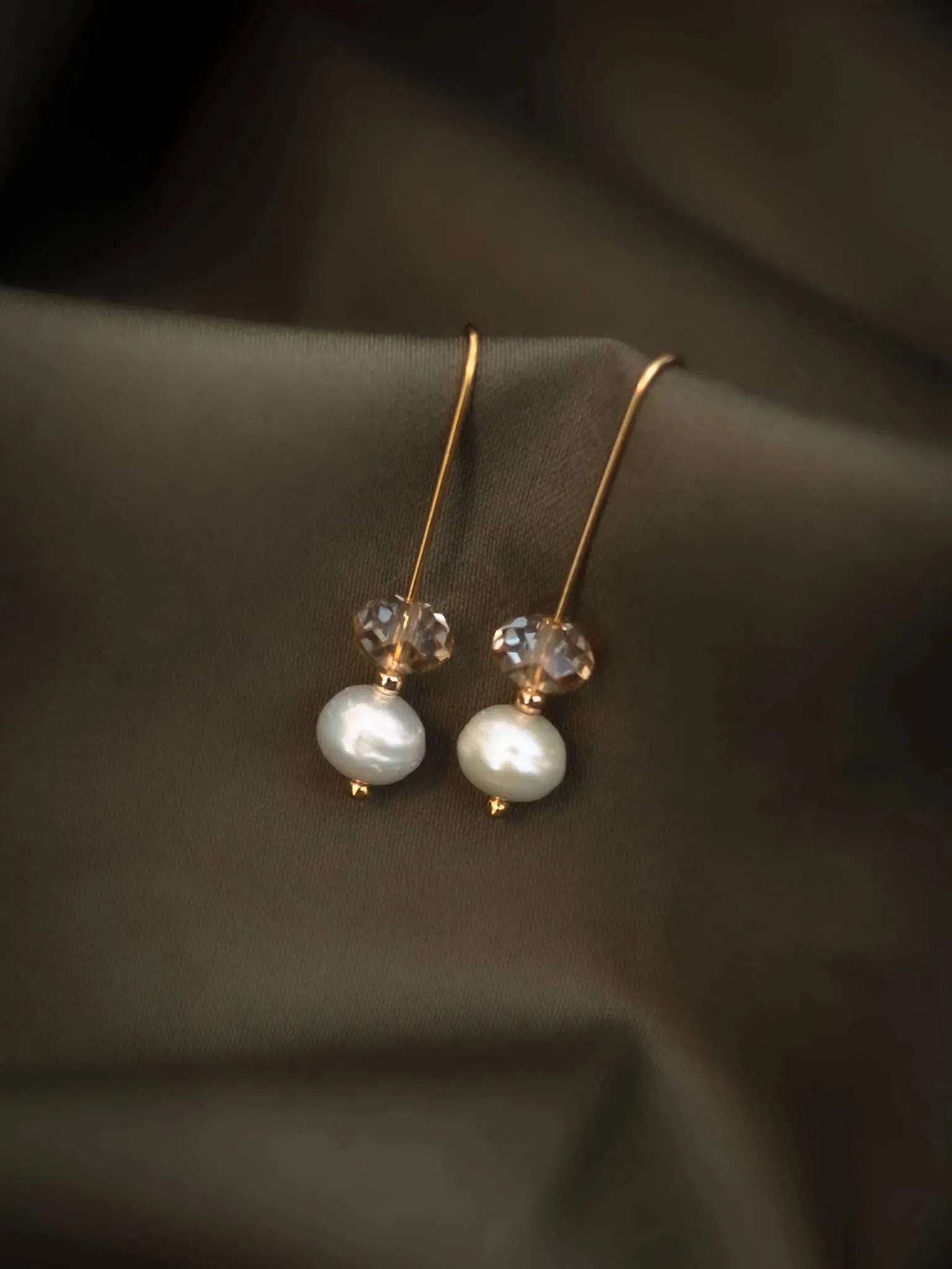 Round Pearl & Crystal Drop Earrings - Atelier Akina